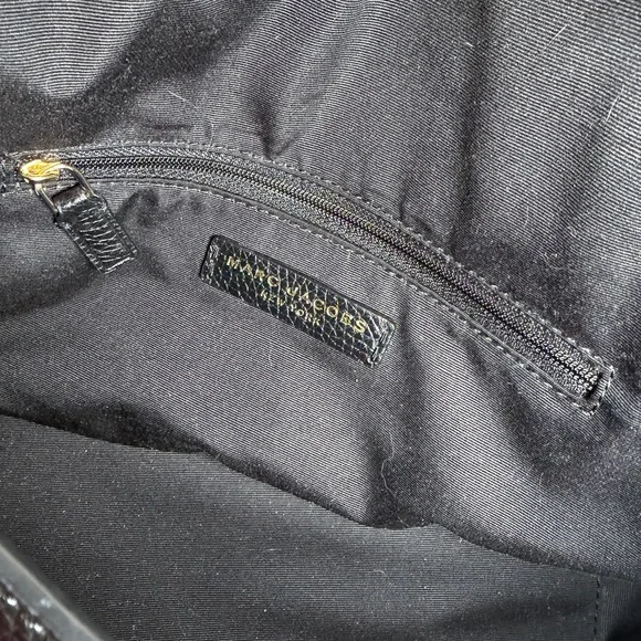 Marc Jacobs Elegant Black Crossbody Bag - Picture 4 of 4